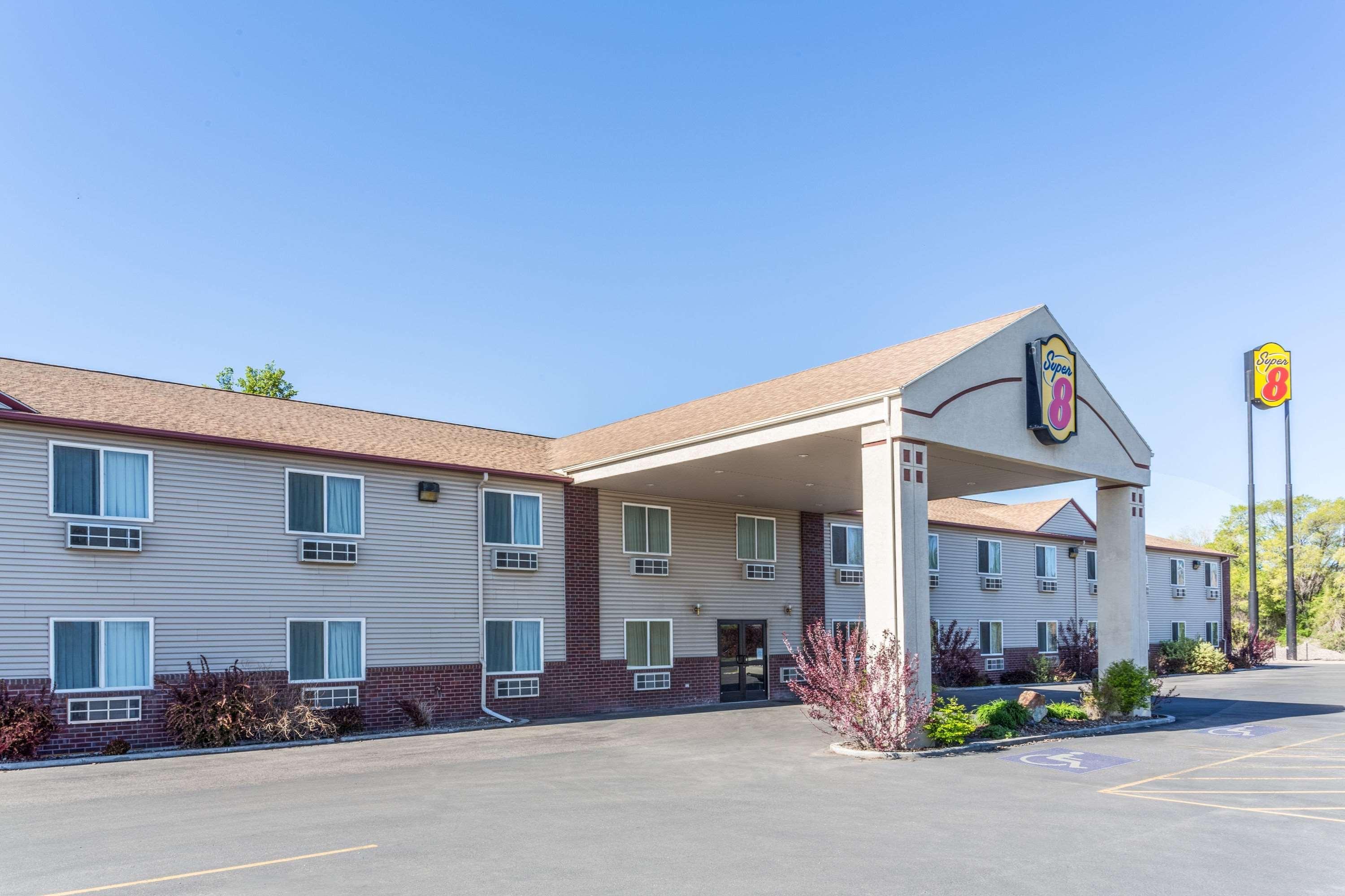 Super 8 By Wyndham Super 8 Blackfoot Exteriör bild